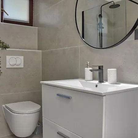 Susnjici 1 With Pool, Children Playground And Balcony Baderna