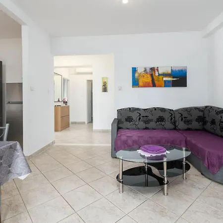 Apartment Susnjici 1 With Pool, Children Playground And Balcony *