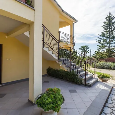 Susnjici 1 With Pool, Children Playground And Balcony * Baderna