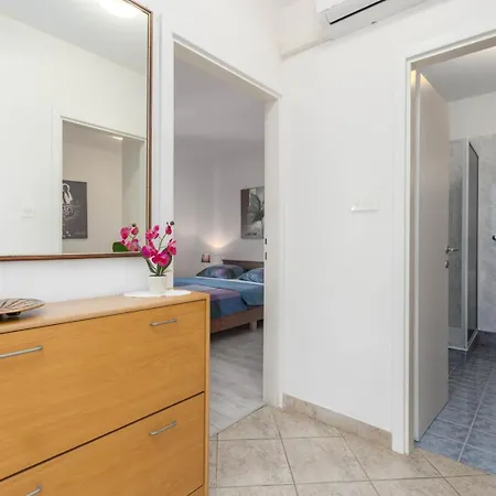 Susnjici 1 With Pool, Children Playground And Balcony Apartment