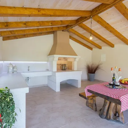 Susnjici 1 With Pool, Children Playground And Balcony Baderna