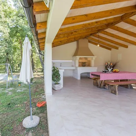 Apartment Susnjici 1 With Pool, Children Playground And Balcony
