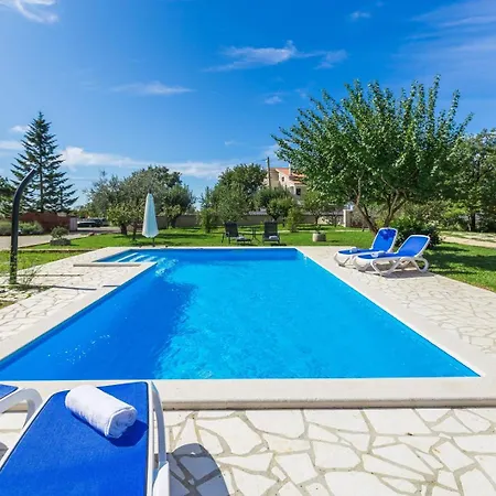 Susnjici 1 With Pool, Children Playground And Balcony Apartment Baderna
