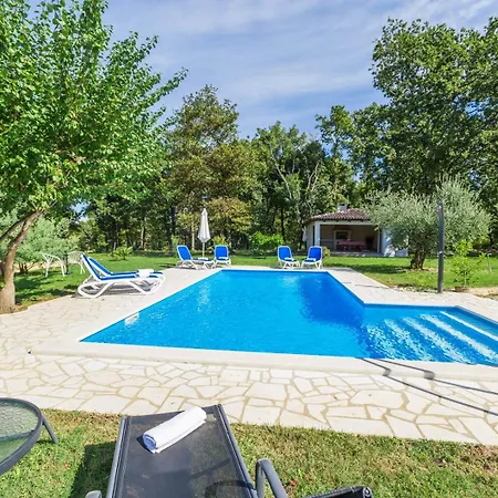 Susnjici 1 With Pool, Children Playground And Balcony